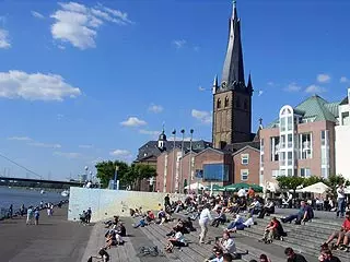 Treppe am Rheinufer Düsseldorf